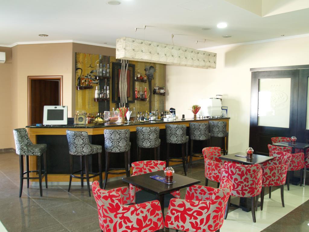 Kornilios Palace Hotel 4*